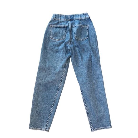 Hollister Ultra High Rise 80s Mom Jeans Blue Denim Medium Wash | 27 | EUC - Picture 8 of 9
